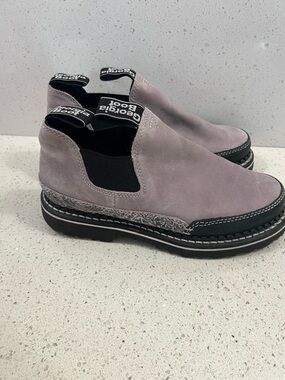 Georgia Boot Black and Lilac Grey Slip on Romeos